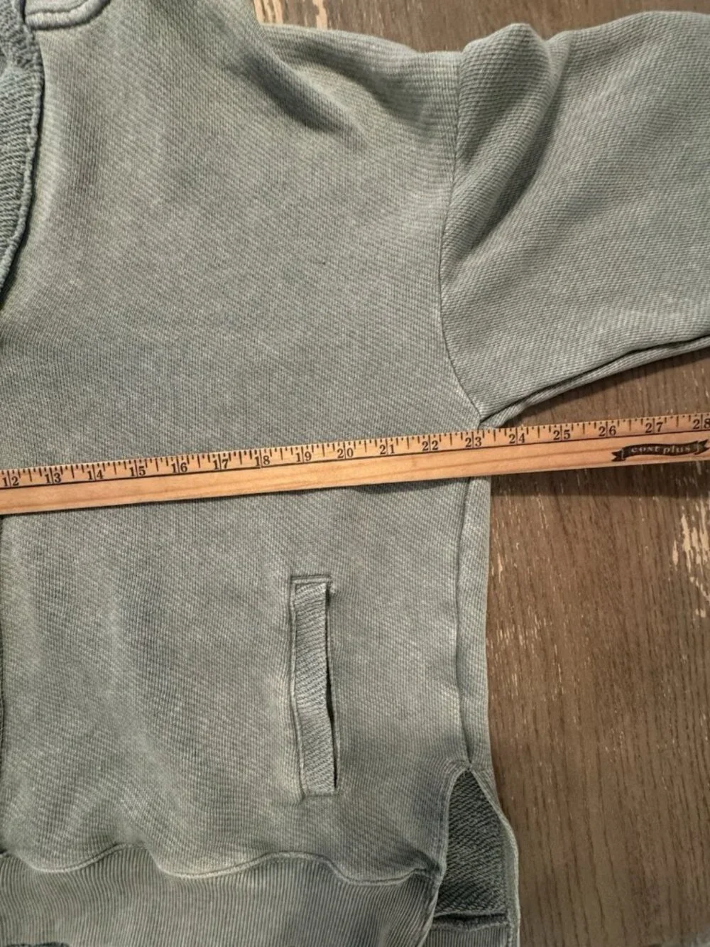American Eagle Seriously Lived In Pullover Sweatshirt V Neck Pockets Medium Sage